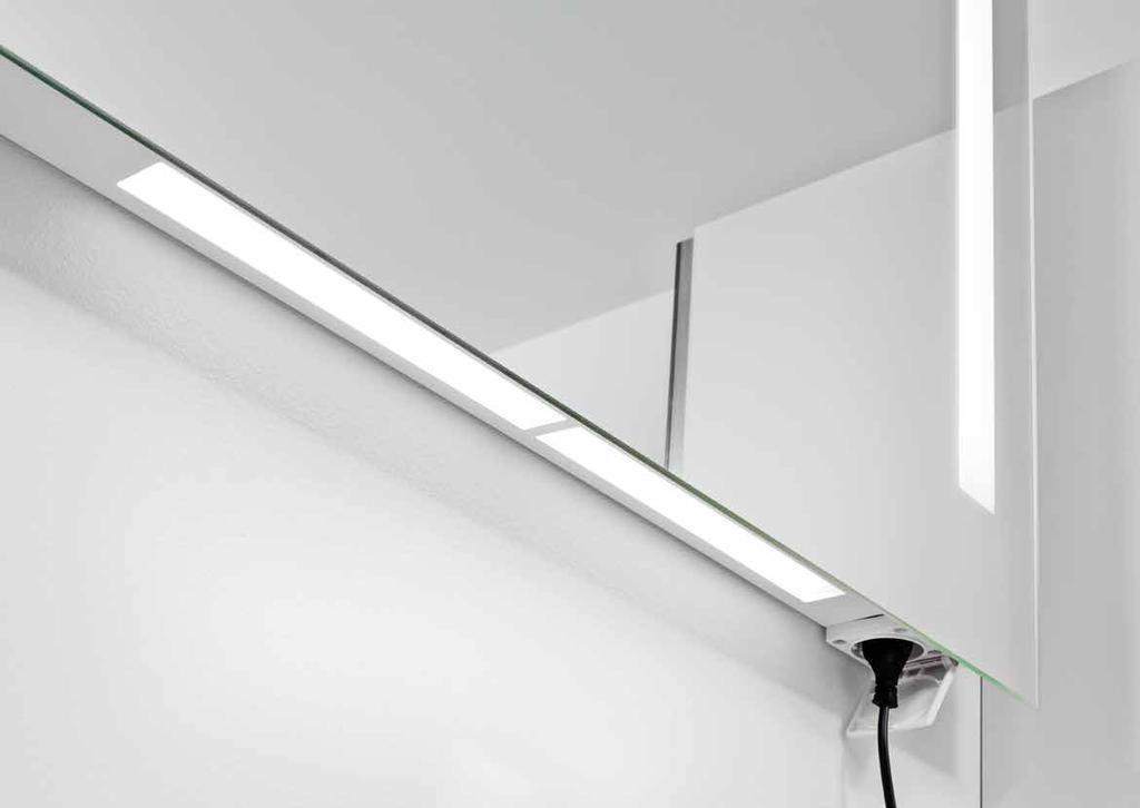seinäkaappiin Kirkas lasi Pistorasiayksikkö 997 Sisältää LED-driverin 15 W