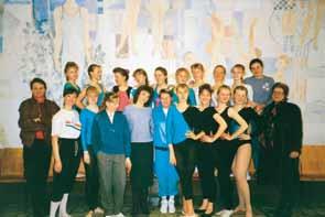 Lisäksi seuramme ohjaajat Piia Murtoniemi ja Maija Rajala osallistuivat Gymnaestrada -voimistelutapahtumaan Tanskan Herningissä. Joulujuhla pidettiin Espoonlahden urheiluhallilla.
