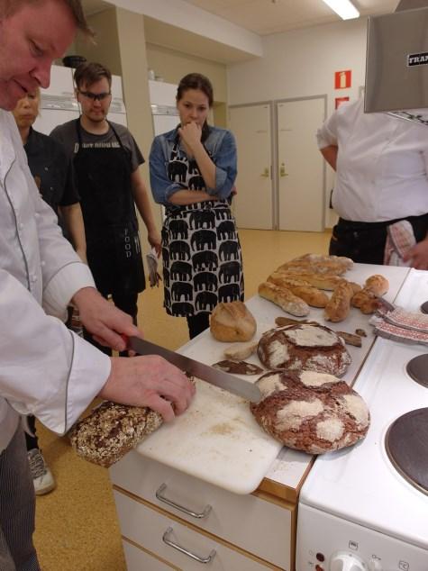 UUTISKIRJE 4 Kesäkuu 2017 Artesaaniruokakoulutus 2016-2017 Puolen toista vuoden ajan ovat käsityömäisesti valmistetusta ruuasta kiinnostuneet eri puolilla ruotsinkielistä rannikkoa osallistuneet