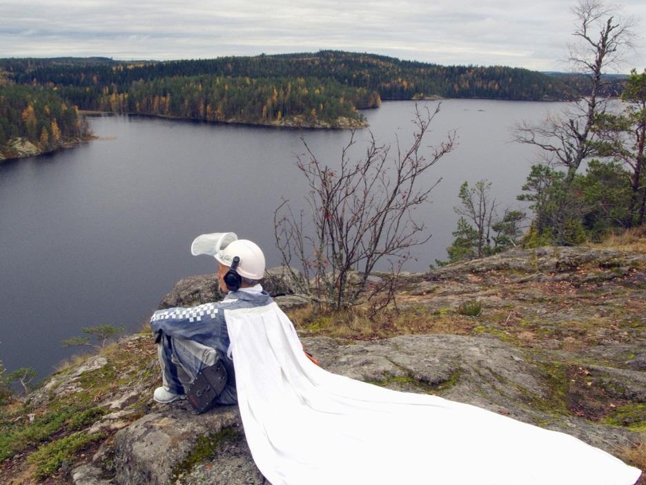 Pitäisikö ehkä muita heijastavia elementtejä olla enemmän, kuten teitä