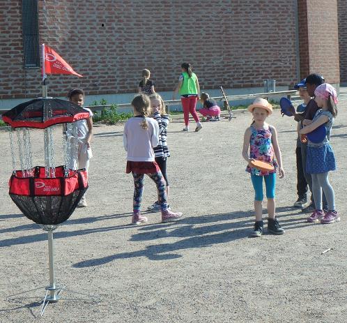 Päivän rakenne pienillä oppilailla 8.15-9.45 Oppitunti 90 min joustava, toiminnallinen, voi sisältää välitunteja 9.45-10.