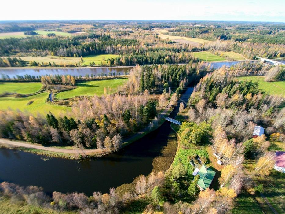 7 on kokonaisuudessaan merkitty RKYalueeksi, mutta inventoinnissa havaittiin, että osa kanavan rakennushistoriallisista kohteista sijaitsee RKYalueen ulkopuolella.