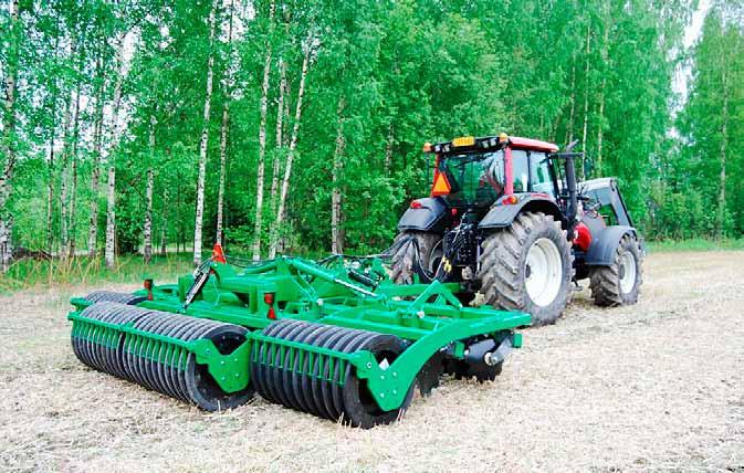 TEKNISET TIEDOT Kivi-Pekka muokkain 275 muokkain 350 muokkain 400 muokkain 550 Työleveys m 2,75 3,5 4 5,5 Oma paino kg/vakiovarustein 2200 2800 3200 4675 Paino kg/m vakiovarustein 800 800 800 850