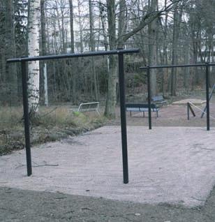 Molemmat telineet voidaan ankkuroida alustaan. Malli 1771 on edellisen kaltainen, mutta valetaan betonianturoihin. Erilliset valuosat kuuluvat toimitukseen, paino 60kg.