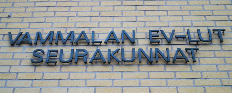 7 Iso muutos? Seurakuntayhtymät: Päätös tullee 2015 Ari Paavilainen Kirkko miettii valtion tavoin uutta ratkaisua alueellisissa rakenteissa.