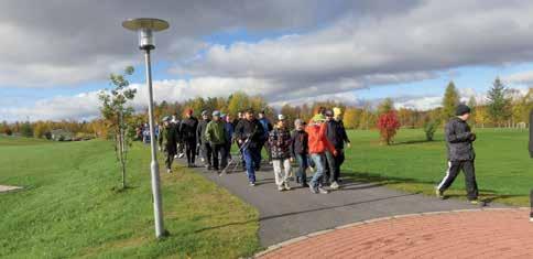 Liikuntapuistoa kiertää myös 9-väyläinen frisbeegolfrata ja talvisin alueella voi virkistäytyä vaikkapa pulkkamäessä viilettäen.