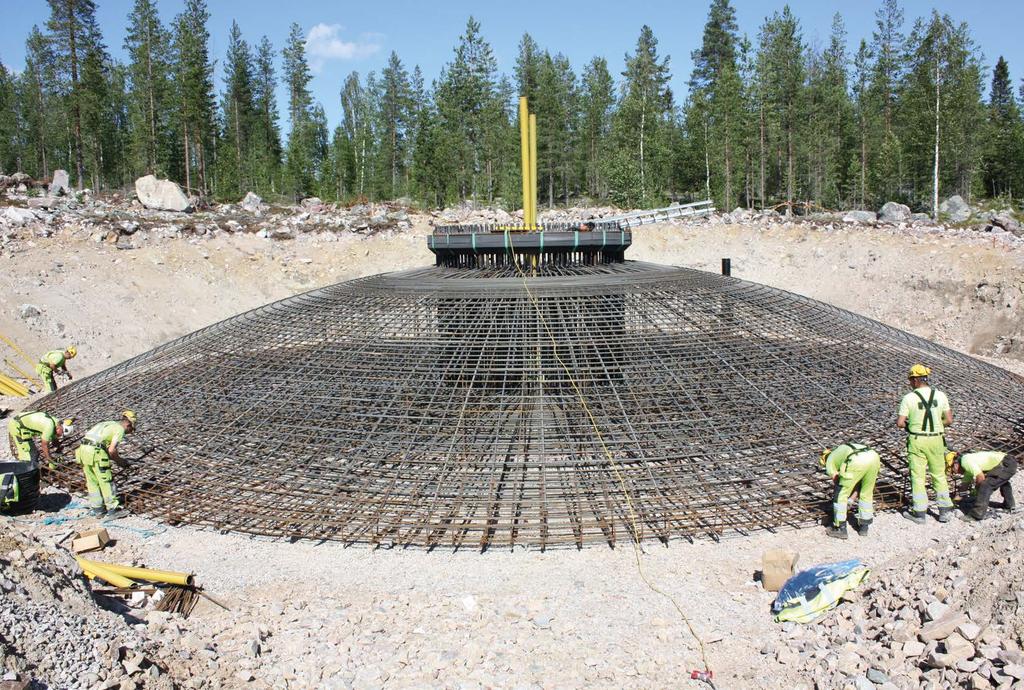4.4 Rakennus- ja huoltotiet sekä kenttäalueet Tuulivoimaloiden rakentamis-, ylläpito- ja huoltotehtäviä varten tarvitaan uusia teitä ja parannetaan vanhoja.