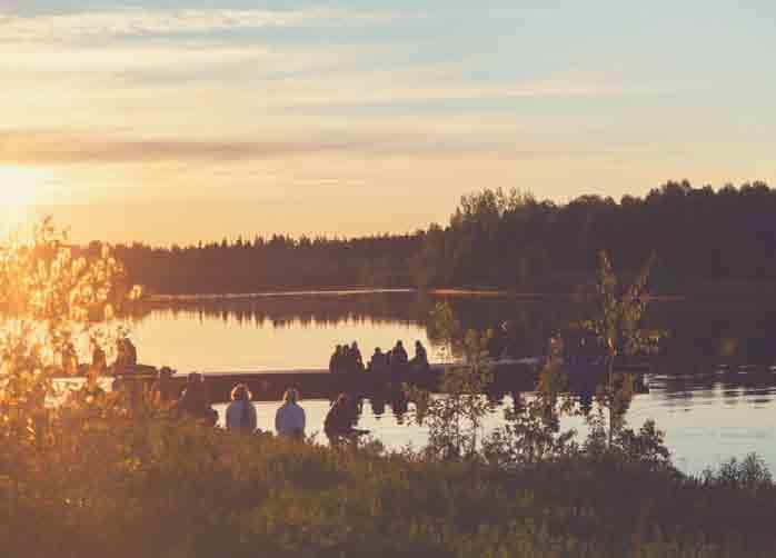fi/visisodankyla KÄYNTIKOHTEITA Museo-Galleria Alariesto esittelee taiteilijan elämäntyötä Sodankylän vanhakirkko (1689) on Suomen vanhimpia puukirkkoja Kotiseutumuseossa tutustut entisajan
