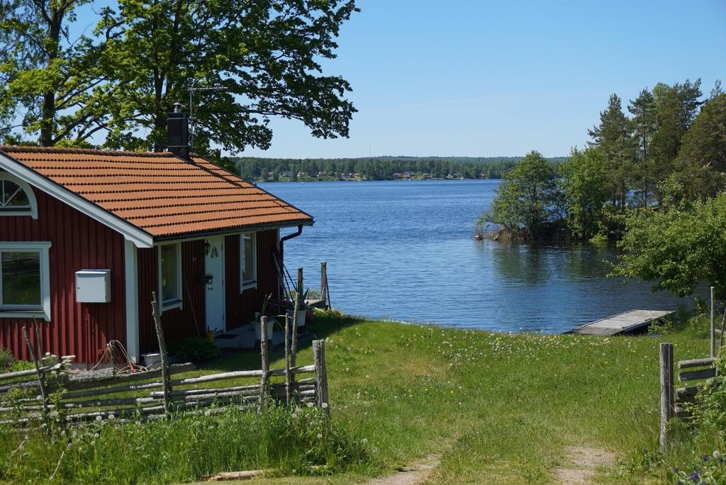 3.5 Ympäristö, luonto ja kulttuuri Itämeri ja vesistöt Rehevöityminen on Itämeren suurin ja näkyvin ympäristö-, terveys- ja esteettinen haaste, joka hoitamattomana muodostaa uhan saaristo- ja