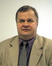 PÄÄKIRJOITUS 23.10.2003 Muutos on välttämätön Viimeisten vuosien aikaisia Suomen ilmailualan muutoksia voidaan kuvata monella eri tavalla.