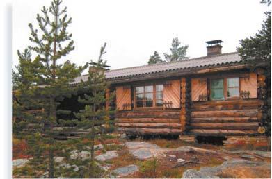 Lounastauon jälkeen jatkettiin matkaa vielä parin tunnin ajan kohti Koltalahtea. Telttapaikat löytyivät kauniin tunturijärven rannalta.
