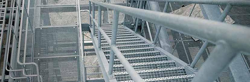 PORTAAT Tammetin rakennusportaat soveltuvat myös kaivantojen portaiksi. Lisävarusteena saatava kiinnityslaatta asennetaan kaivannon reunalle minne rakennusportaat kiinnitetään.