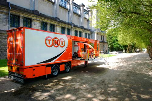 Jakelujärjestelmä TNT Mobile Depot (Bryssel) EU:n rahoittamaa Straightsol-projekti Kokeilu järjestettiin kesällä 2013, mukana Delftin yliopisto ja TNT Vähentääkseen paketti- ja