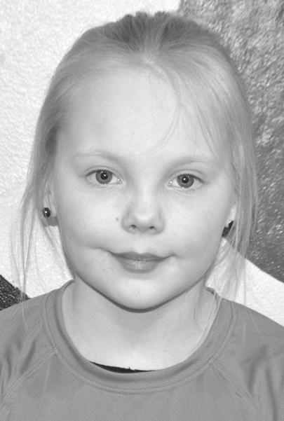 RYHMÄ: 10 11-vuotiaat 1. Elle Rissanen 2. 10 v. 3. Isosiskon esimerkistä 4. Korkeus ja keihäänheitto 5. Jääkiekko, lentopallo, pesis ja telinevoimistelu. 6.