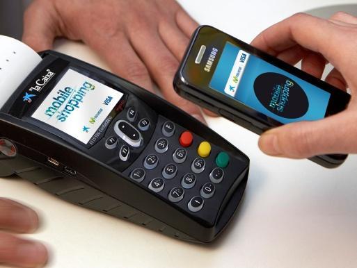 25 2.10 NFC NFC (Near Field Communication) perustuu RFID-teknologiaan. Se on sisäänrakennettuna suurimmassa osassa nykyisissä matkapuhelimissa ja muissa mobiililaitteissa.