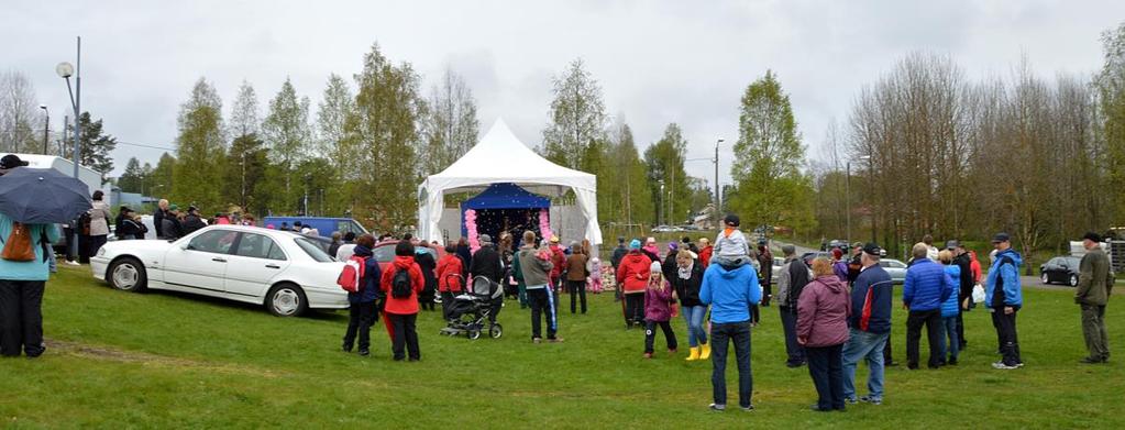 . Lopuksi juotiin pullakahvit. 3.3. Näyttelyt Kotisivujen verkkonäyttelyssä Kuvia vuosien takaa - Paltamo v. 1987 oli vuoden loppuun mennessä käynyt 1880 kävijää (vuodesta 2012 alkaen).