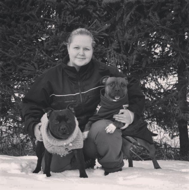 Ensimmäinen kauteni sihteerinä kesti 15 vuotta, silloin myös toimin näyttelytoimikunnassa mm. kokousmuistioiden kirjoittajana. Jatkan tätä samaa muutaman taukovuoden jälkeen.