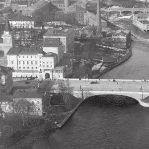 Kuvat vasemmalta oikealle: Sumeliuksen talo ja Selinin talo (kuva: Werner Mauritz Gestrin, Vapriikin kuva-arkisto). Hämeensilta vuonna 1930 (kuva: Vapriikin kuva-arkisto).