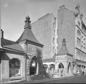 Kauppa-Häme Hämeenkadun puolelta kuvattuna 1960-luvulla (kuva: Vapriikin kuva-arkisto).