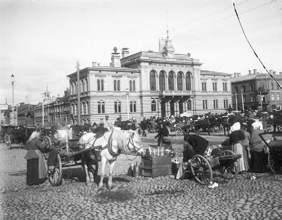 Tulevina vuosina Keskustoria uudistetaan 2000-luvun kaupunkielämän tarpeisiin. Lähtökohtana ovat Keskustan kehittämisohjelma (2017) ja Keskustan strateginen osayleiskaava (2016).