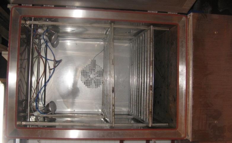 36 Kuvio 9. Sääkaapin ohjausyksikkö sekä tutkimusohjelma. Puulaboratorion sääkaapin (kuvio 10) sisämitat ovat 1450 mm x 980 mmx 1050 mm (k x l x s) ja tilavuus on 1,49 m3.