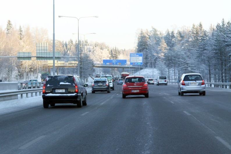 Maanteiden turvallisuuden osalta nousivat kyselyssä esiin ennen muuta keinot vaikuttaa eläinonnettomuuksien vähentämiseen. Myös liikennevalvontaa pidettiin kyselyssä tärkeänä.