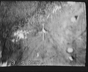 27 Kuva 8: Kaira-24M laserosoitin SU-24M rynnäkkökoneen pohjassa.