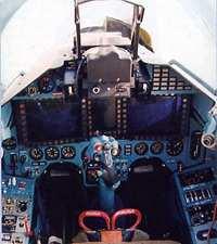 56 Kuva 29: SU-27SM:n ohjaamo.