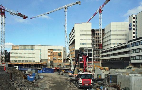 Artikkelit Tampereen yliopistollisen sairaalan etupihalle rakennetaan parhaillaan kolmea uutta sairaalarakennusta ja uutta maanalaista pysäköintilaitosta.