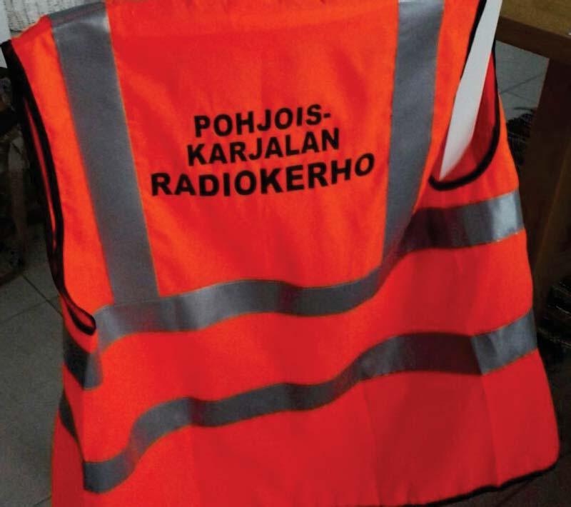 lämpimään huoneeseen Vanhalla kaivoksella ja siellä myös Soneran masto rakennuksen katolla jää meidän antenneille. Joensuu toistin on palvellut kerhoa pitkään vesitornista.