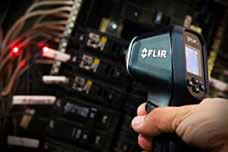 Mitä haluat mitata? Sähkömittalaitteet FLIR TG165/TG167 Pistelämpökamera Löydä mitä normaalit lämpömittarit eivät löydä TG165 ja TG167 ovat yhden pisteen infrapunalämpömittarista kehittyneempi versio.