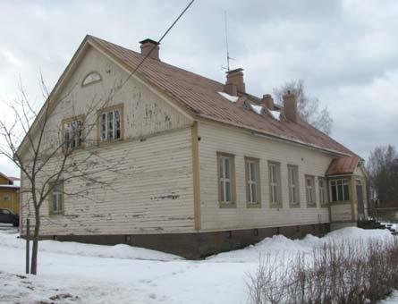 Pyölinmäellä ollut Virolahden Läntisen Työväenyhdistyksen toimitalo paloi salaman sytyttämänä loppukesästä 1962.