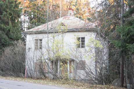 Kyöstilän on mahdollisesti suunnitellut paikan ensimmäinen omistaja, rakennusmestari K. A. Himanka.