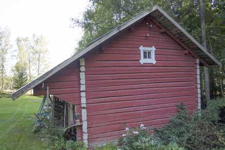 Katto on myöhemmin päällystetty myöhemmin sinkityllä saumapeltikatteella.