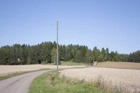 67 Heinilästä 1920-luvulla lohkaistun Välimaan vanha punaiseksi maalattu asuinrakennus (111g; luokka 2) on kattomuodoltaan poikkeuksellinen pieni asumus: lähin samantyyppinen mutta huomattavasti