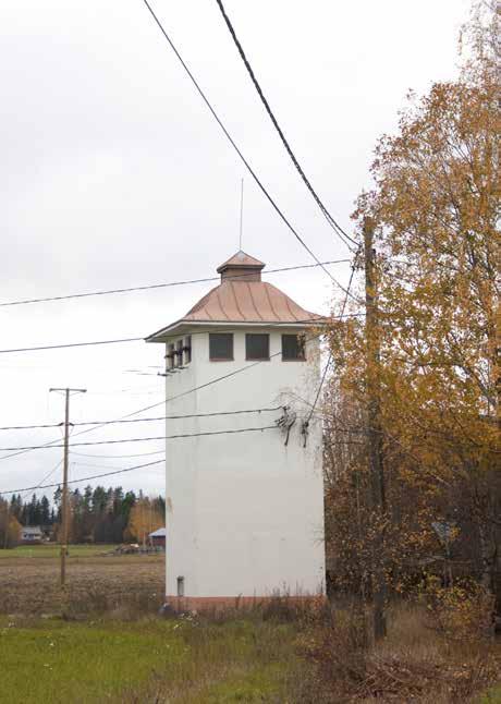 97 Huvila on hillittyä nikkarityyliä ja talossa on mm.