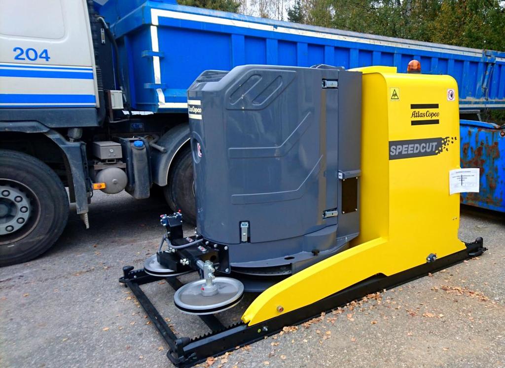 28 6.3.1 Atlas SpeedCut 75 Työmaalle hankittu timanttivaijerisahauskalusto on Atlas Copco:n valmistama SpeedCut 75 laitteisto.