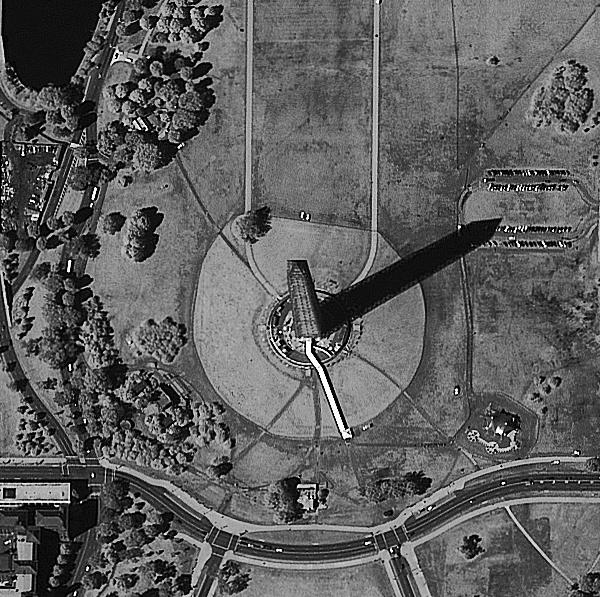Washington Monument. (Ikonos, 1999) Maastotietokanta Maastotietokanta on maanmittauslaitoksen ylläpitämä yhtenäinen tietokanta maamme maastotiedoista.
