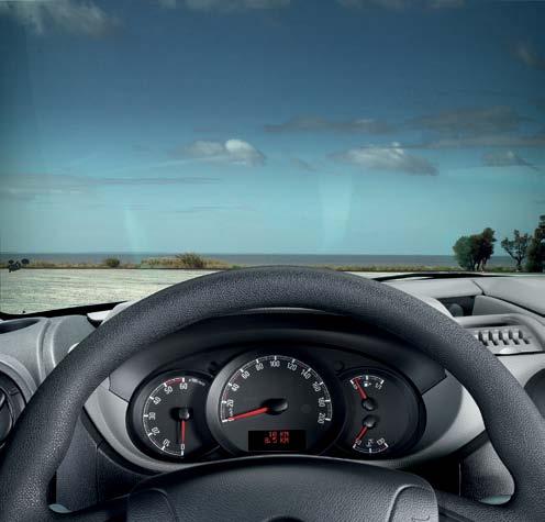 Opel Movanon ohjaamo istuimista ergonomisesti sijoitettuun vaihdetankoon ja kallistettavaan ohjauspyörään on suunniteltu pitämään kuljettaja ja auto tien