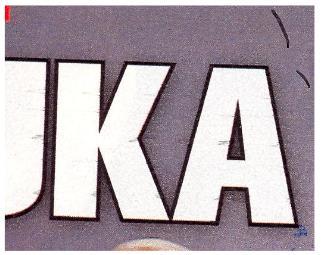 18 KUVIO 9: Whiskeringiä painetussa tuotteessa (Viitaharju, 2012, 22) Poikkisuuntainen kutistuma on laskettavissa myös painojäljen häiriöksi.