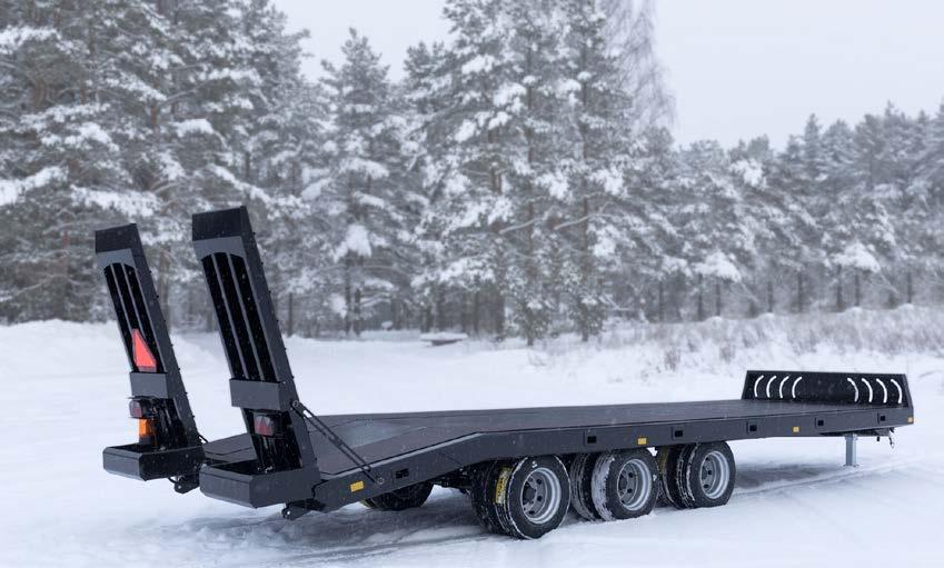 Molemmissa malleissa on runsas vakiovarustelu takaosan rampit toimivat hydraulisesti ja kaikissa akseleissa on nopeat, joka 60 km/h ajon mahdollistavat