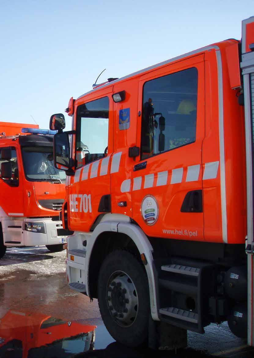 sisällysluettelo Pelastuskomentajan katsaus.... 4 Helsingin Pelastuslaitos turvallisuutta kaupunkilaisille.... 6 Strategia.... 7 Organisaatio.... 6 Pelastuslaitoksen organisaatio ja prosessit.