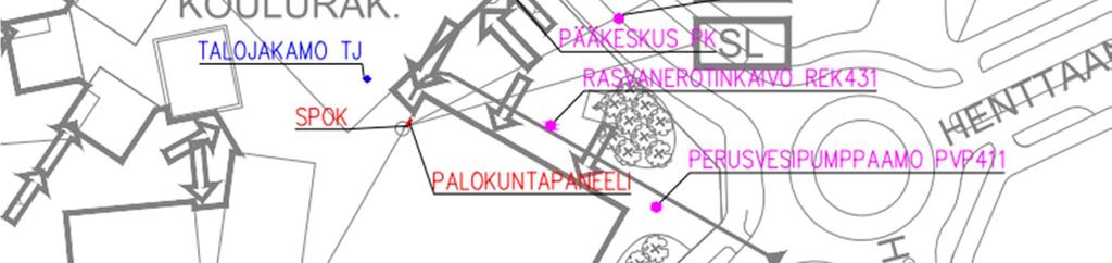 Sähköjärjestelmät-tasolla on esitetty kiinteistön muuntaja, pääkeskus ja piha-alueen 20 kv syöttökaapeli.