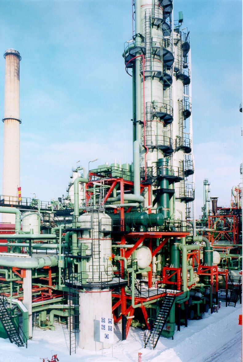 Pumput, putkistot, lämmönsiirtimet Erotusprosessit Prosessissa aineita pitää pumpata paikasta toiseen laitteiden välillä ja prosessista tuotesäiliöihin.