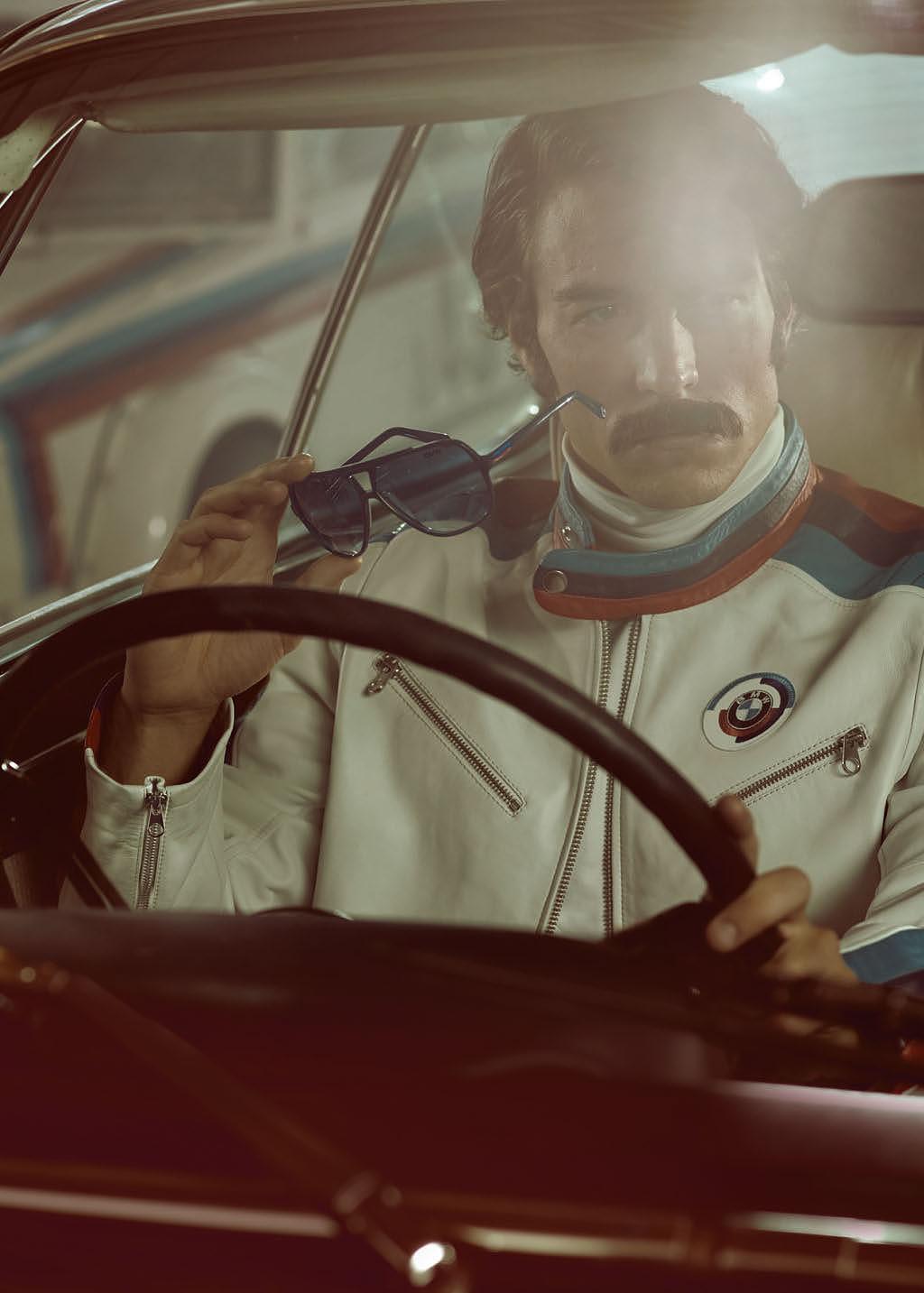 BMW LIFESTYLE I BMW MOTORSPORT HERITAGE COLLECTION BMW Motorsport nahkatakki Heritage, miehille. Laadukas, pehmeä Motorsport-takki ensiluokkaisesti työstettyä lampaannahkaa, urheilullinen design.
