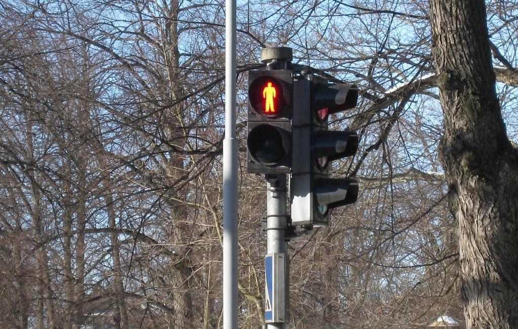 68 Liikennevalojen lamppuja on vuodesta 2007 Vaasassa vaihdettu led-lamppuihin (Heino, 2011).