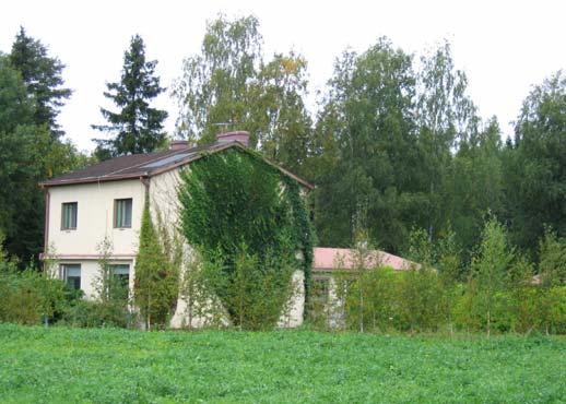 d. Pohtolan kauppa, Vattula 721:2:20 Pohtolan entinen kauppa sijaitsee Sisaruspohjaan laskevan Myllyojan rannalla,