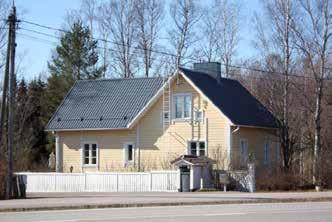 Vanhatie 2:n kohdalla. Ridasjärventie 432 (191p; luokka 2) on oleellinen osa Ridasjärventien ja Siljalantien (Tiensuuntien) risteysnäkymää.