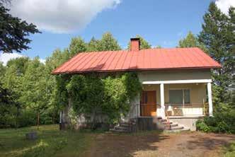 Tontilla 23a sijaitsee Tyynelä-niminen kahden perheen asuinrakennus (194e; luokka 2) 1900-luvun alusta tai 1800-luvun lopulta.
