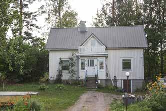 Tontin 16 rakennus (195d; luokka 3) on alkuaan 1930-luvun hirsitalo, jonka ulkoasu on kärsinyt ikkunoiden ja vuorauksen